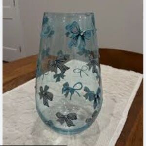 Cupcakes & Cashmere blue bow glass vase-NWT